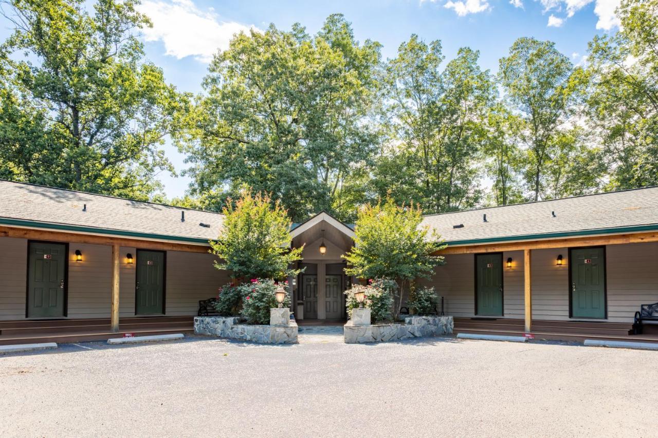 Halesford Harbour Resort - Smith Mountain Lake Moneta Екстериор снимка