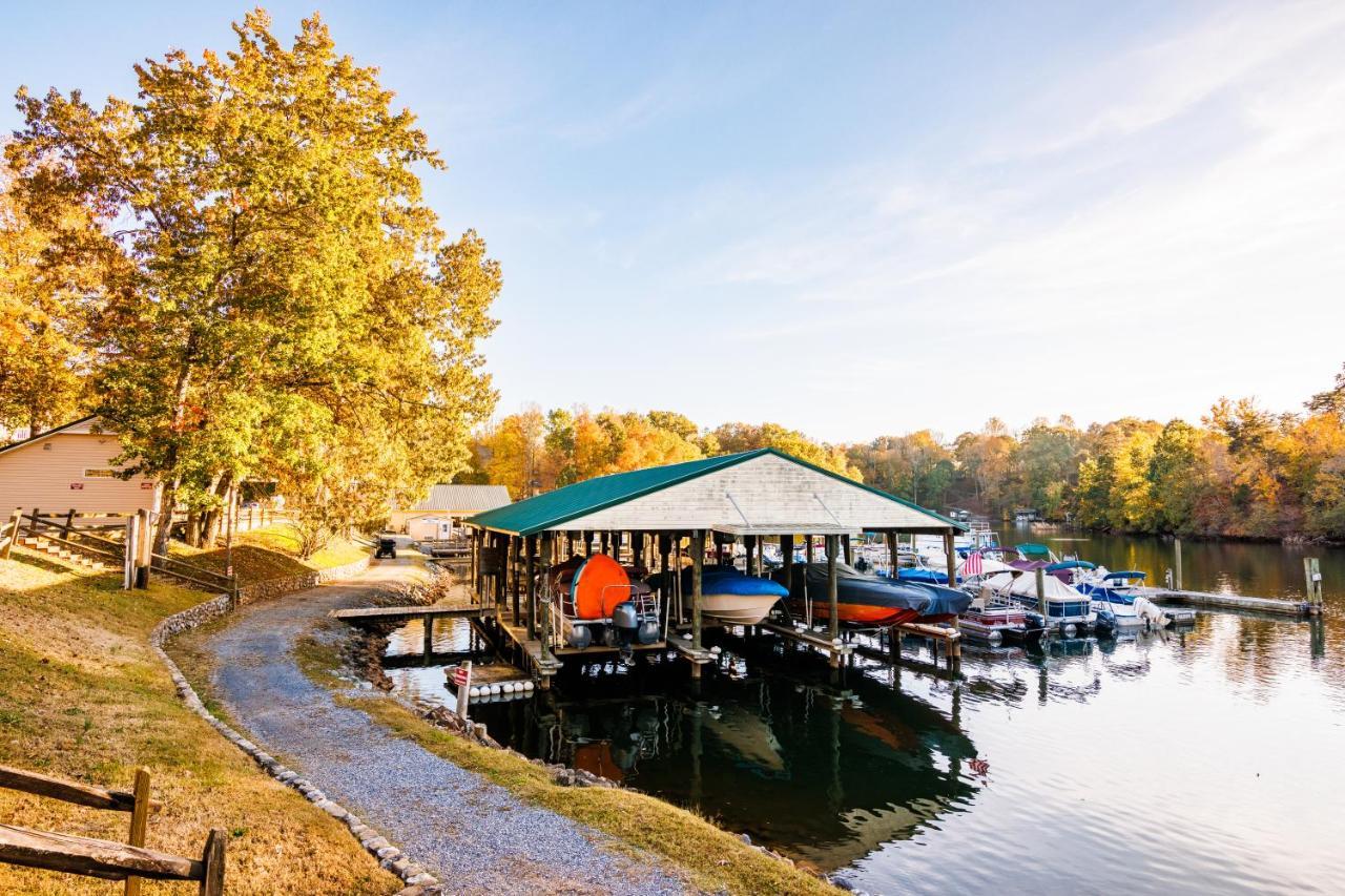 Halesford Harbour Resort - Smith Mountain Lake Moneta Екстериор снимка