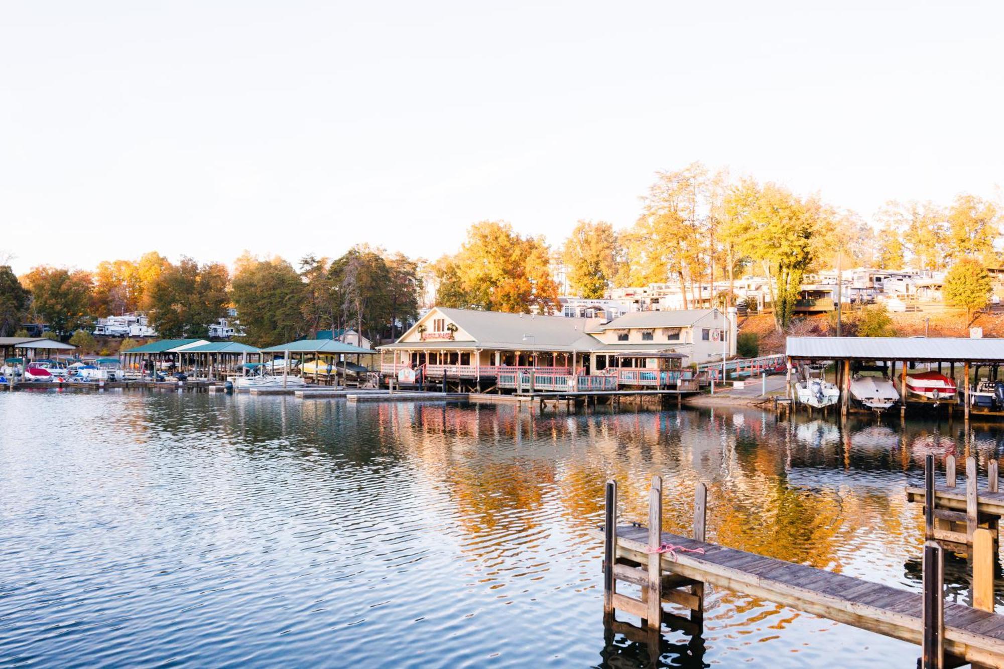 Halesford Harbour Resort - Smith Mountain Lake Moneta Екстериор снимка