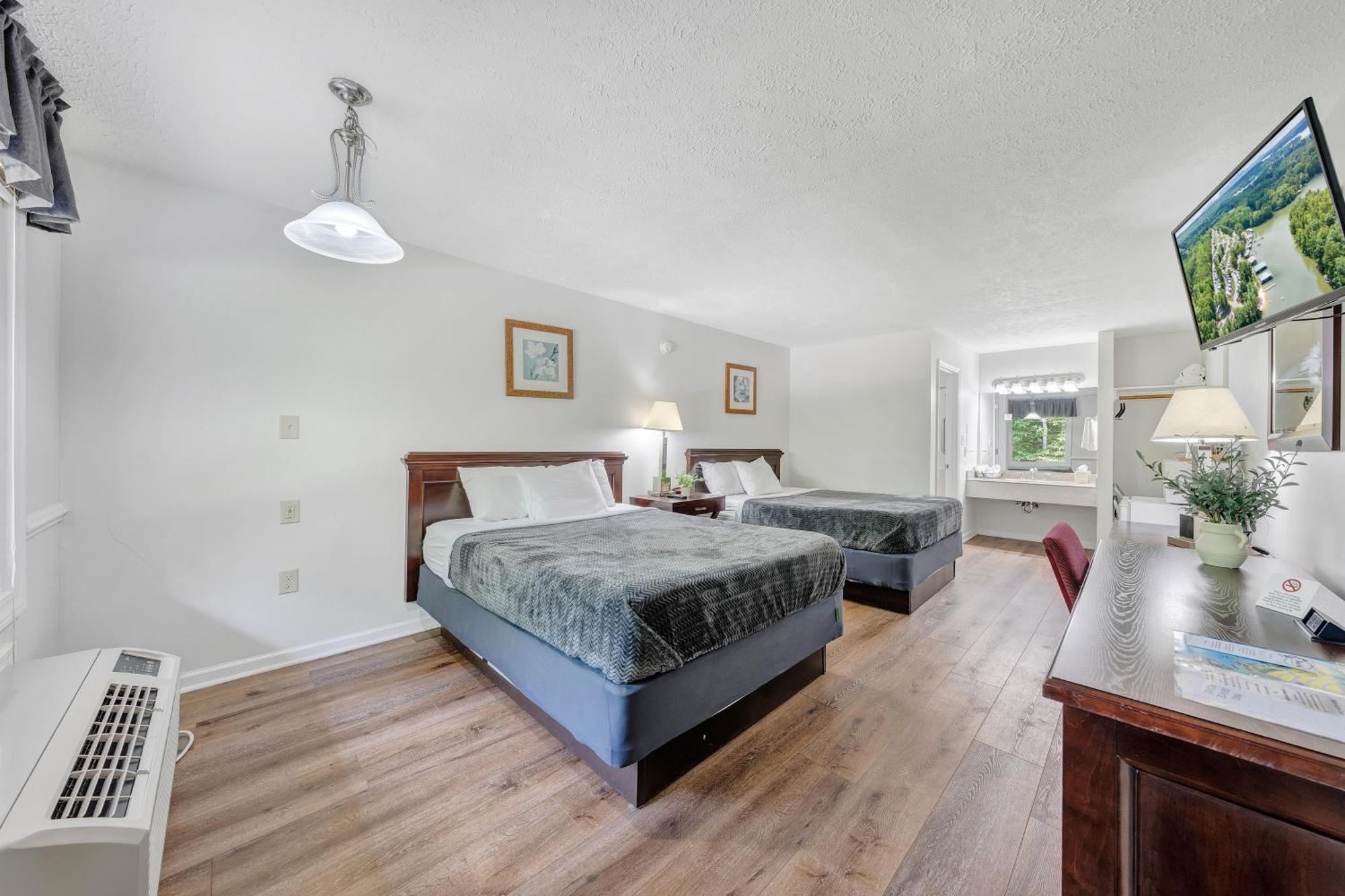 Halesford Harbour Resort - Smith Mountain Lake Moneta Екстериор снимка