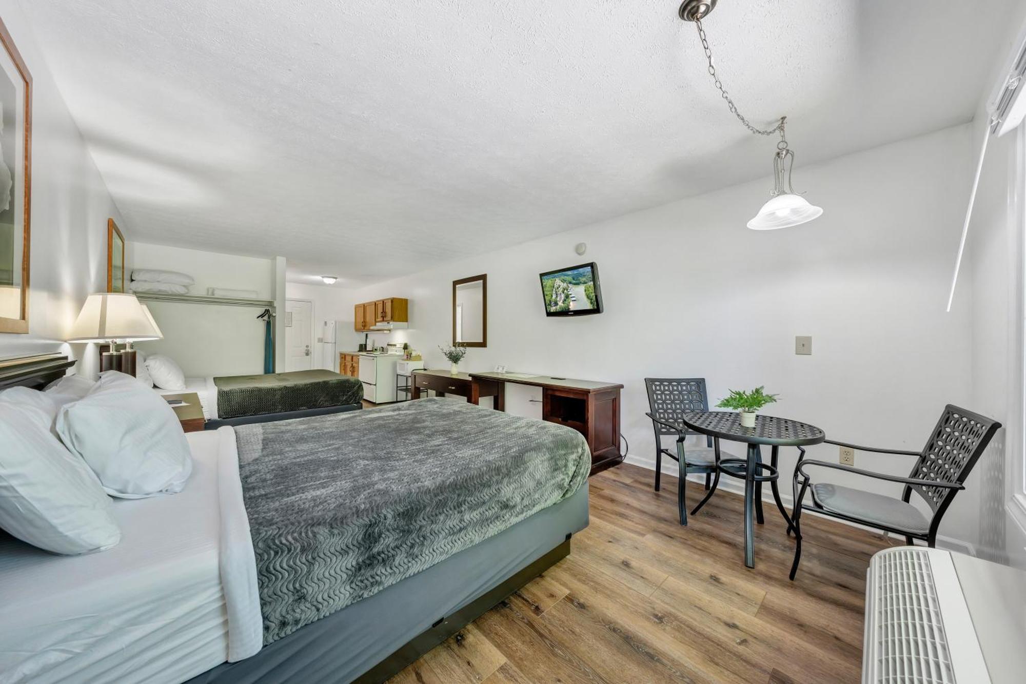 Halesford Harbour Resort - Smith Mountain Lake Moneta Екстериор снимка